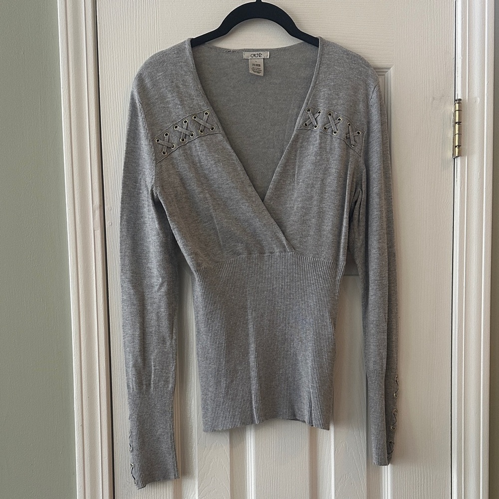 Cache Gray V-Neck Sweater with Cross-Stitch Accents